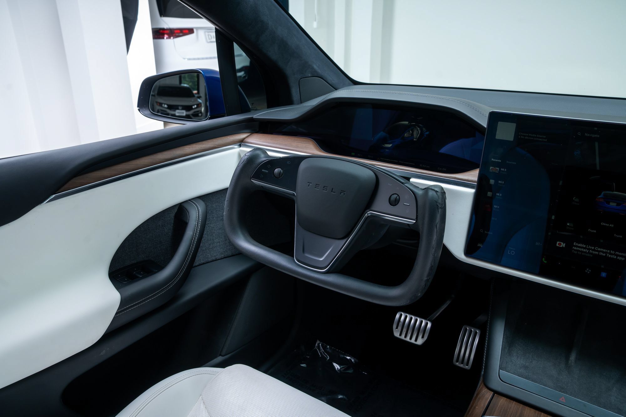 Used 2022 Tesla Model X AWD/4WD image 9