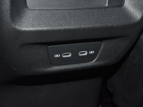 Used 2025 Volkswagen Tiguan SE AWD/4WD image 20
