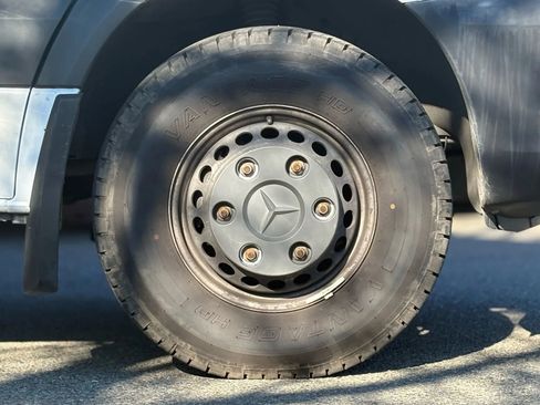 Used 2016 Mercedes-Benz Sprinter 3500 image 24