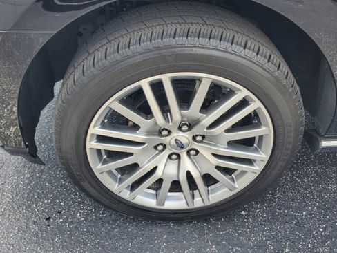 Certified 2024 Ford Expedition Max Platinum RWD image 4