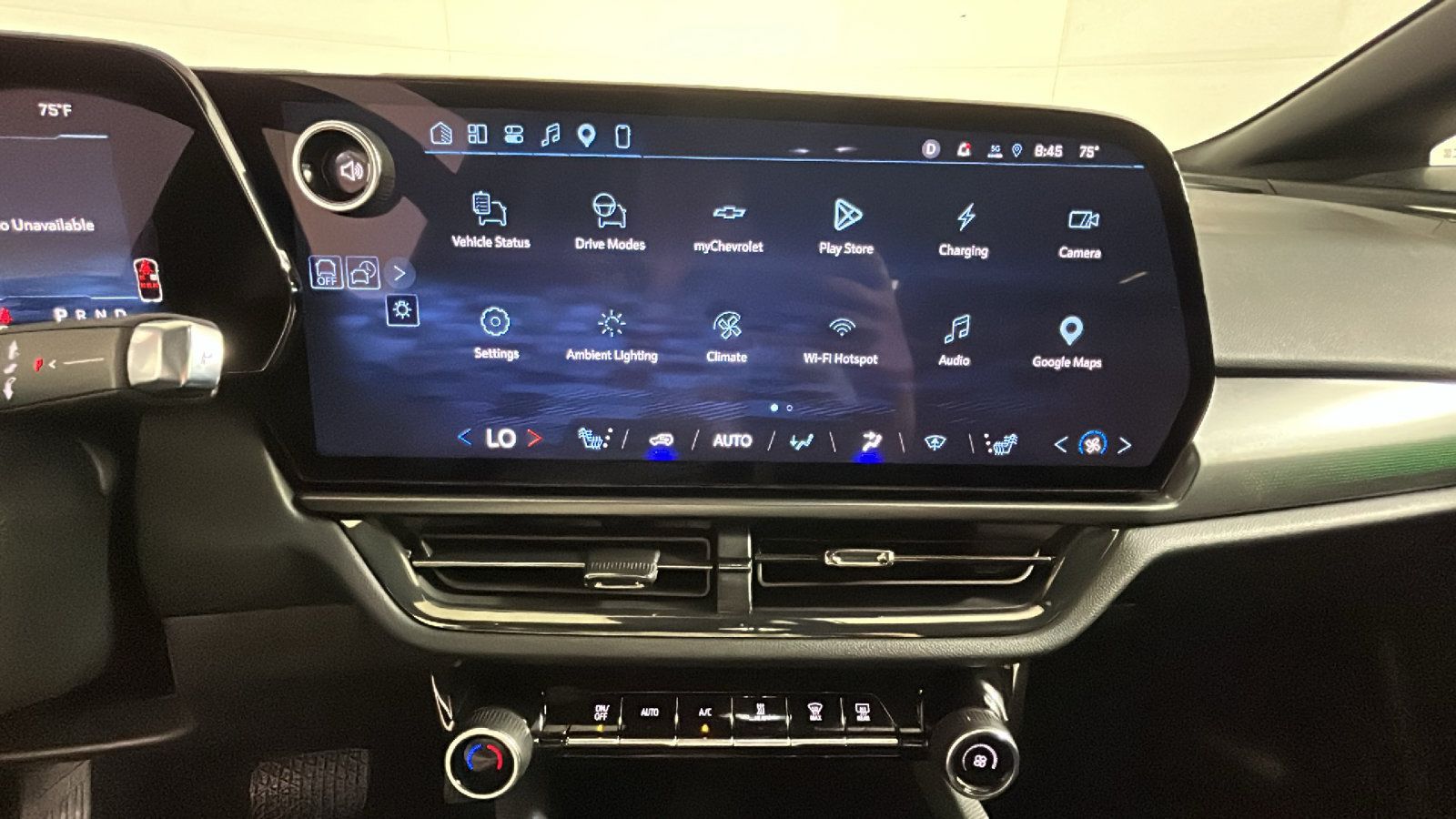 Used 2024 Chevrolet Equinox EV RS FWD image 28