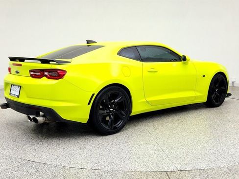 Used 2019 Chevrolet Camaro LT RWD image 5