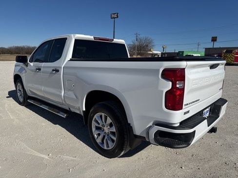 Used 2024 Chevrolet Silverado 1500 Custom image 3
