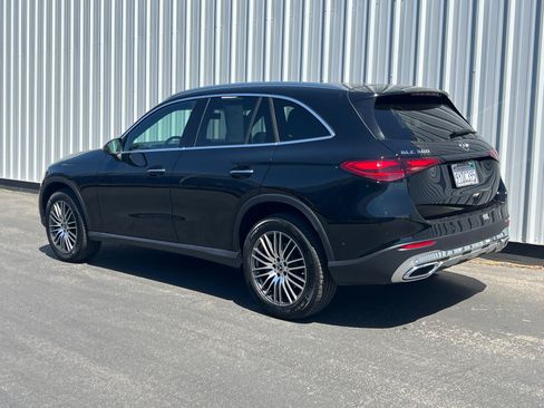 Used 2026 Mercedes-Benz GLC 300 image 4