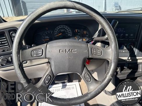 Used 2005 GMC Sierra 1500 SLT w/ Light Duty Power Package AWD/4WD image 16