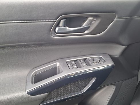 Certified 2025 Nissan Pathfinder S AWD/4WD image 17