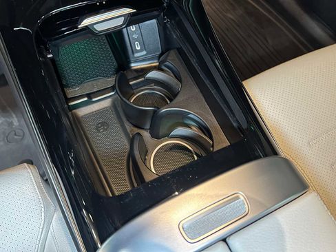 Certified 2025 Mercedes-Benz GLC 300 4MATIC image 33