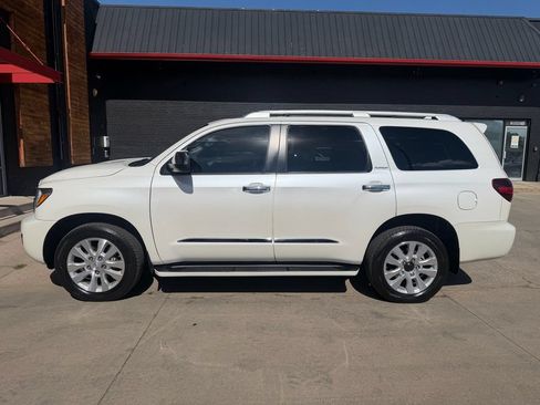 Used 2018 Toyota Sequoia Platinum AWD/4WD image 14