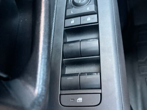 Certified 2024 Toyota Tacoma SR5 AWD/4WD image 14