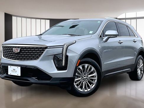 Used 2025 Cadillac XT4 Premium Luxury AWD/4WD image 1