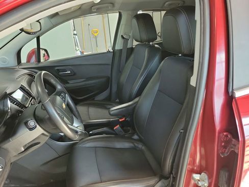 Used 2018 Chevrolet Trax LT w/ LT Convenience Package image 30
