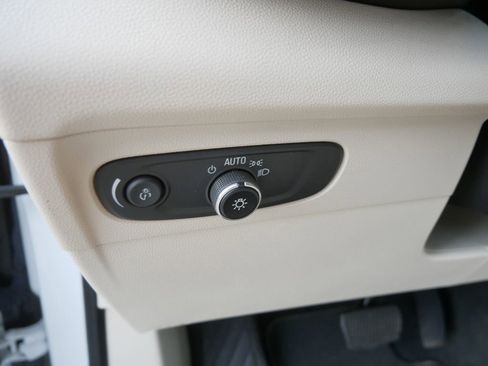 Used 2023 Buick Envision Essence AWD/4WD image 16
