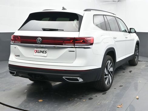 Used 2025 Volkswagen Atlas SE image 9