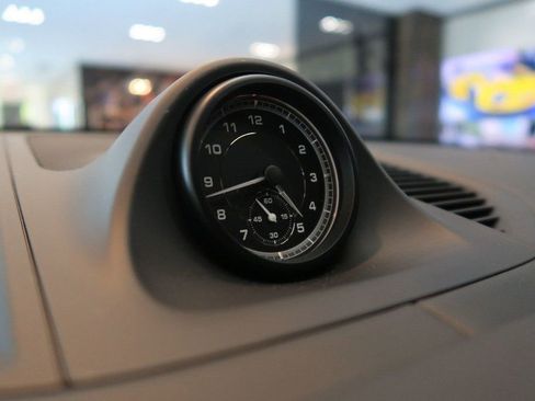 Used 2023 Porsche Macan image 38