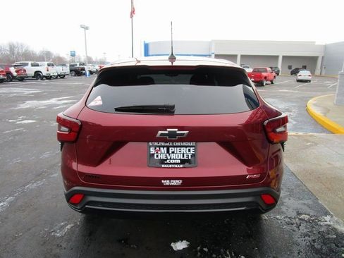 Certified 2024 Chevrolet Trax RS w/ Driver Confidence Package image 4