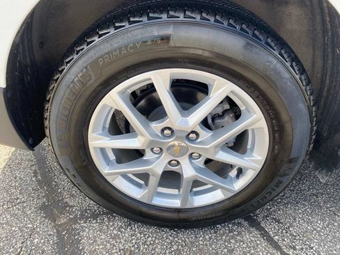 Used 2024 Chevrolet Equinox LT FWD image 30