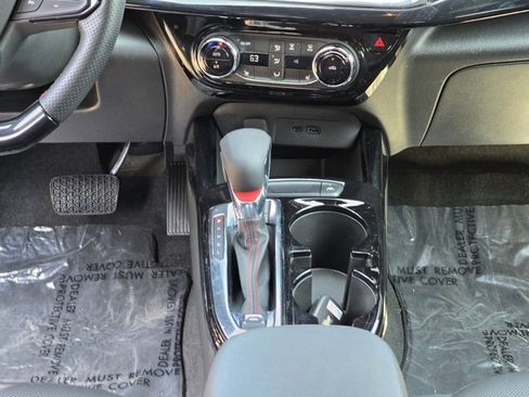 Used 2025 Chevrolet Trax RS w/ Driver Confidence Package image 26
