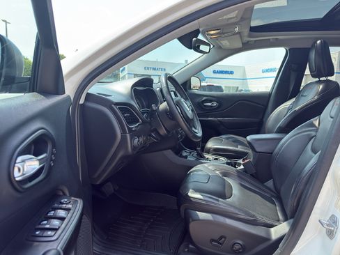 Used 2019 Jeep Cherokee Trailhawk AWD/4WD image 11