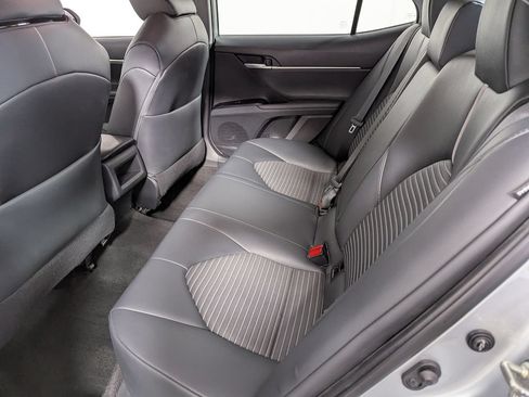 Used 2019 Toyota Camry SE FWD image 31