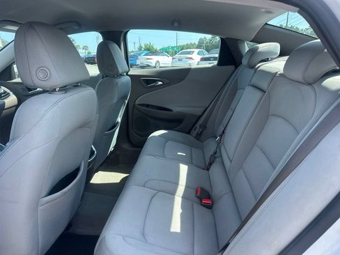 Used 2019 Chevrolet Malibu LT FWD image 11