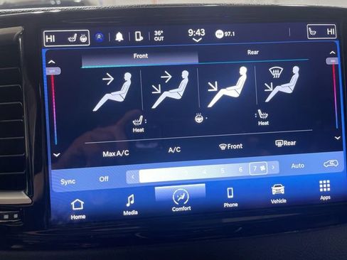 Certified 2023 Chrysler Pacifica Touring-L image 18