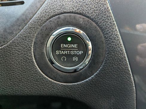 Used 2018 Ford Explorer XLT w/ Equipment Group 202A image 14