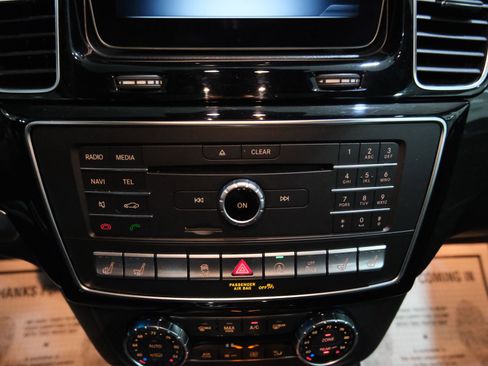 Used 2019 Mercedes-Benz GLS 550 4MATIC w/ Driver Assistance Package image 33