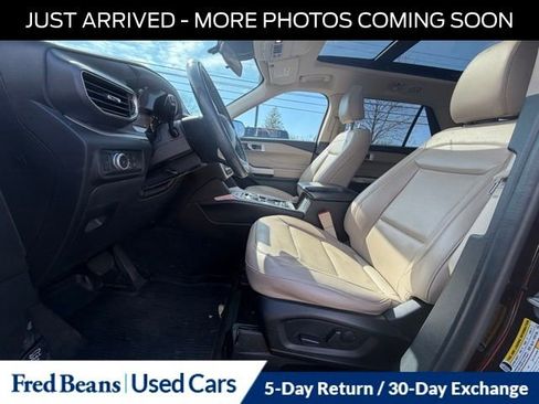 Used 2022 Ford Explorer XLT w/ Equipment Group 202A image 11
