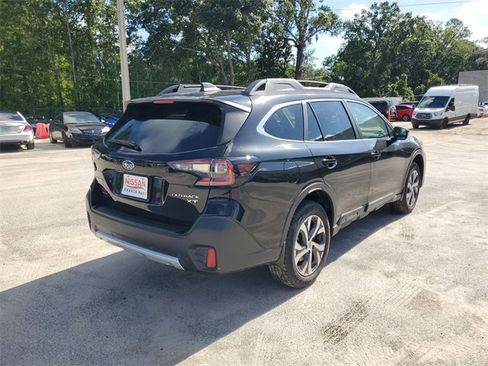 Used 2022 Subaru Outback Limited XT image 2