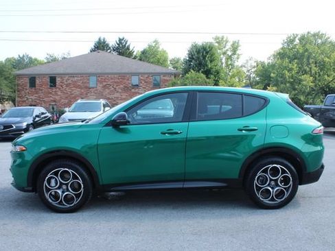 Used 2025 Alfa Romeo Tonale w/ Premium Package AWD/4WD image 5
