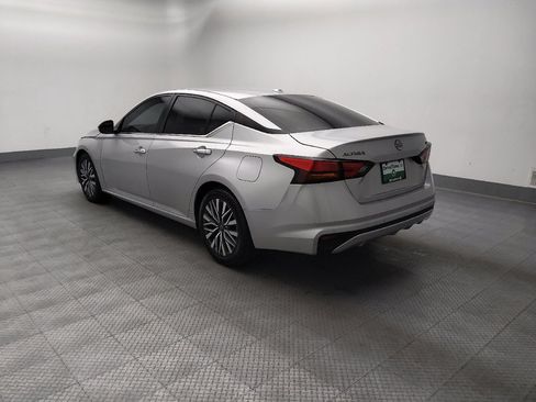 Used 2023 Nissan Altima 2.5 SV FWD image 3
