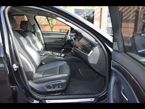 Used 2016 BMW 550i Sedan image 31