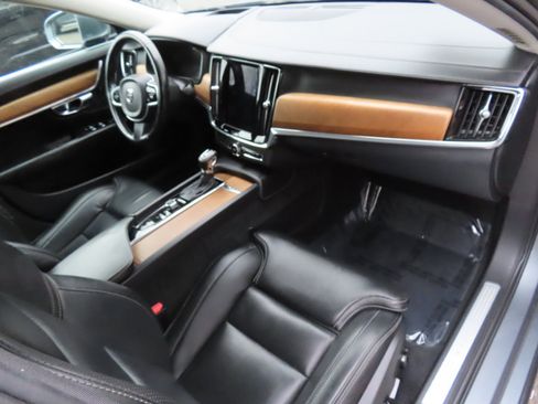 Used 2018 Volvo S90 T6 Inscription w/ Convenience Package image 17
