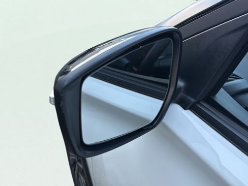 Used 2024 Nissan Kicks SR FWD image 34