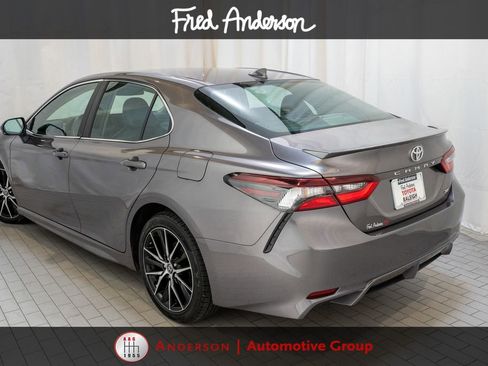 Used 2024 Toyota Camry SE FWD image 3