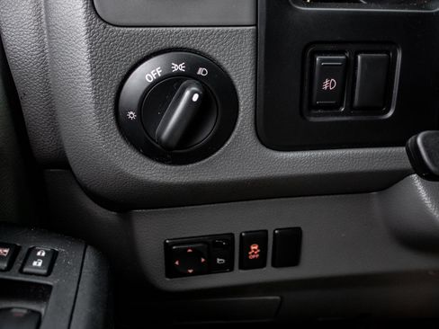 Used 2017 Nissan NV 3500 SL image 23