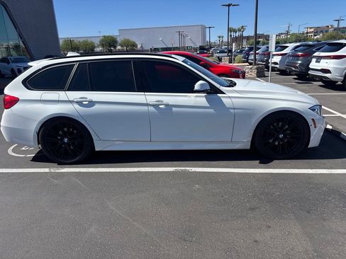 Used 2019 BMW 330i xDrive Wagon AWD/4WD image 4