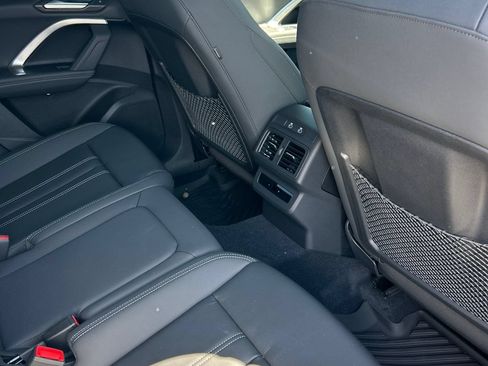 Used 2025 Audi Q5 Premium Plus w/ Premium Plus AWD/4WD image 7