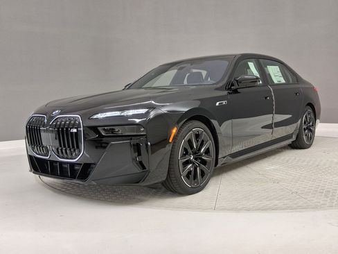 New 2026 BMW i7 M70 w/ Executive Package AWD/4WD image 33