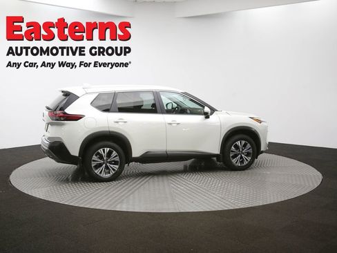 Used 2022 Nissan Rogue SV image 39