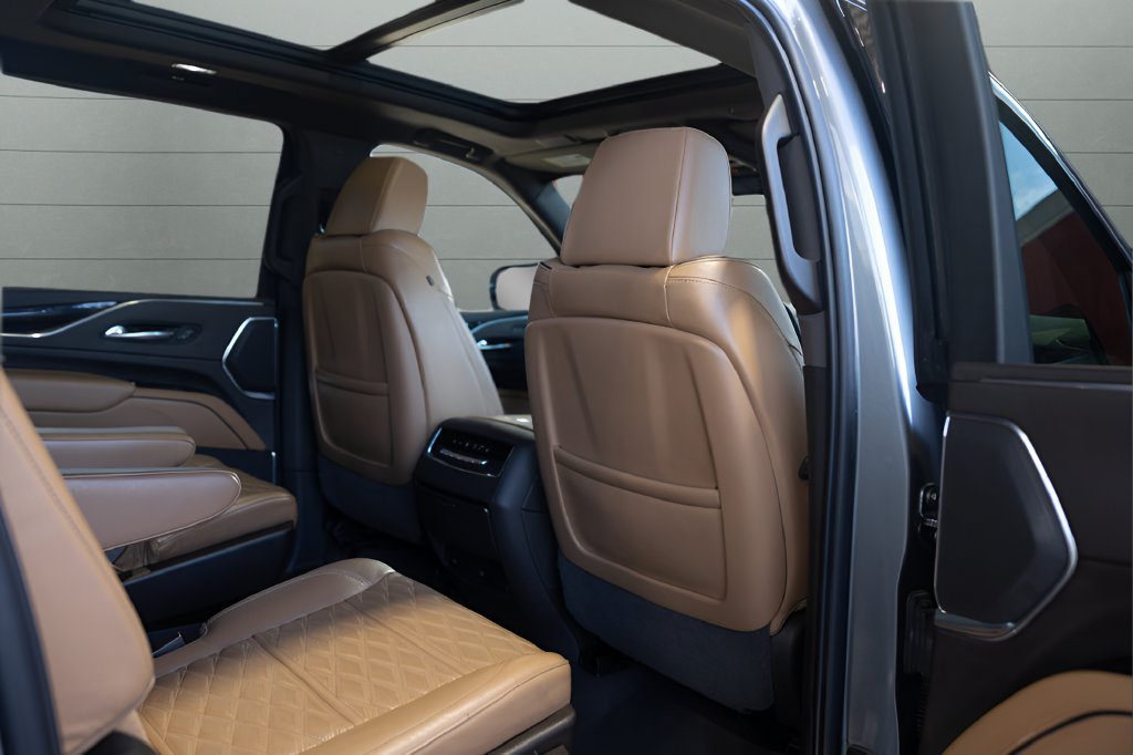 Used 2022 Cadillac Escalade ESV Sport w/ LPO, ONYX Package AWD/4WD image 68