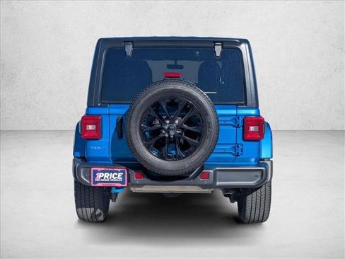 Used 2022 Jeep Wrangler Unlimited Sahara w/ Cold Weather Group image 7