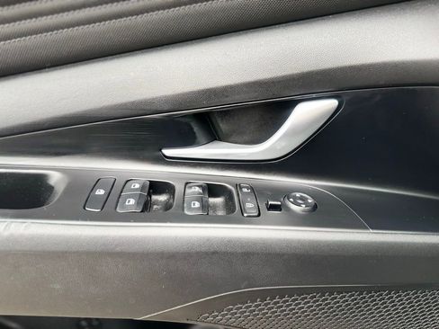 Used 2022 Hyundai Elantra SEL w/ Convenience + Premium Package image 17