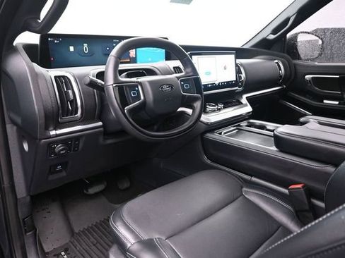 Used 2025 Ford Expedition Platinum w/ Stealth Performance Package AWD/4WD image 22