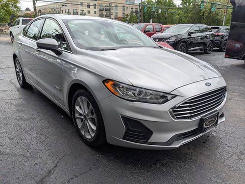 Used 2019 Ford Fusion SE FWD image 6