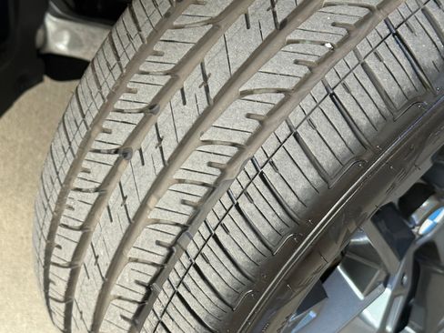 Used 2025 BMW 330i Sedan w/ Convenience Package image 20