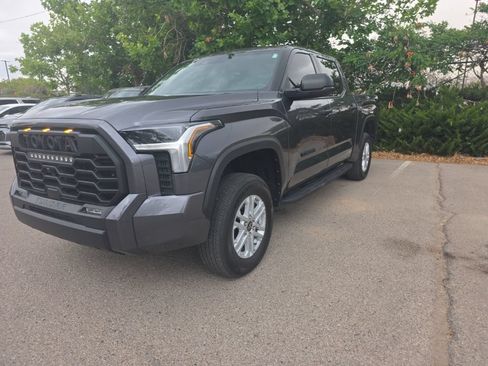 Used 2025 Toyota Tundra SR5 AWD/4WD image 1