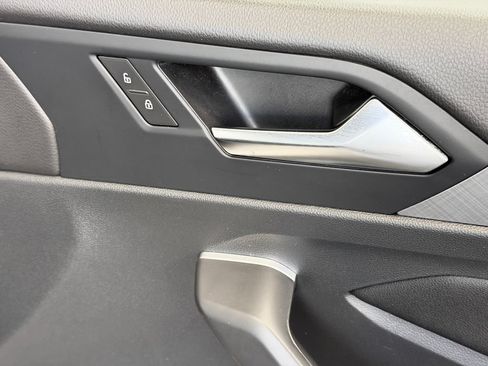 Used 2024 Volkswagen Jetta SE FWD image 25