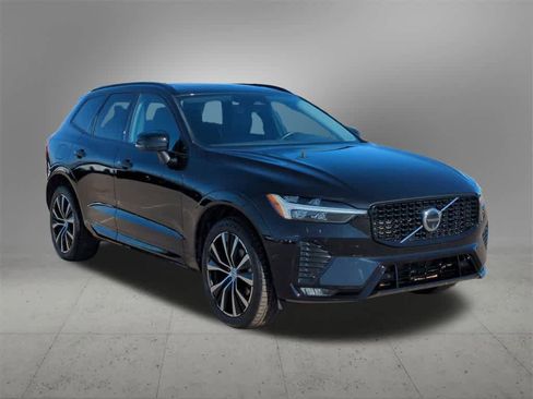 Used 2024 Volvo XC60 B5 Plus w/ Protection Package Premier image 8