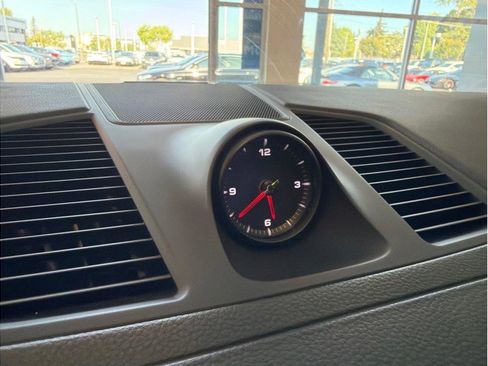 Used 2020 Porsche Cayenne AWD/4WD image 27